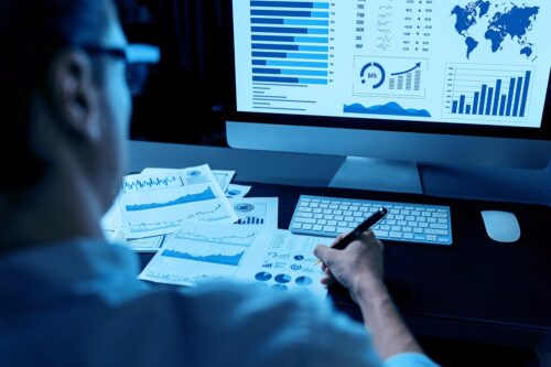 Sua indústria está adivinhando ou gerenciando? Como a Gestão por Dados pode acelerar seu faturamento