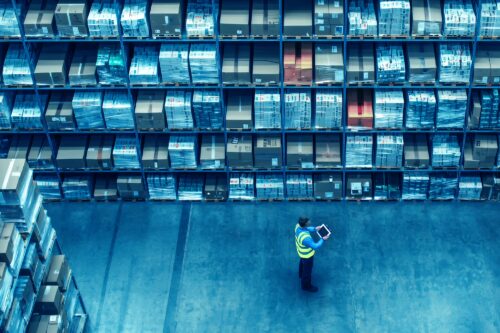 O esqueleto no armário: Por que o inventário de janeiro define o lucro do seu ano